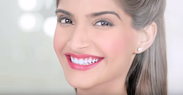 sonam kapoor Colgate ad