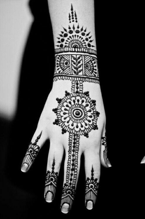 simple mehendi designs new